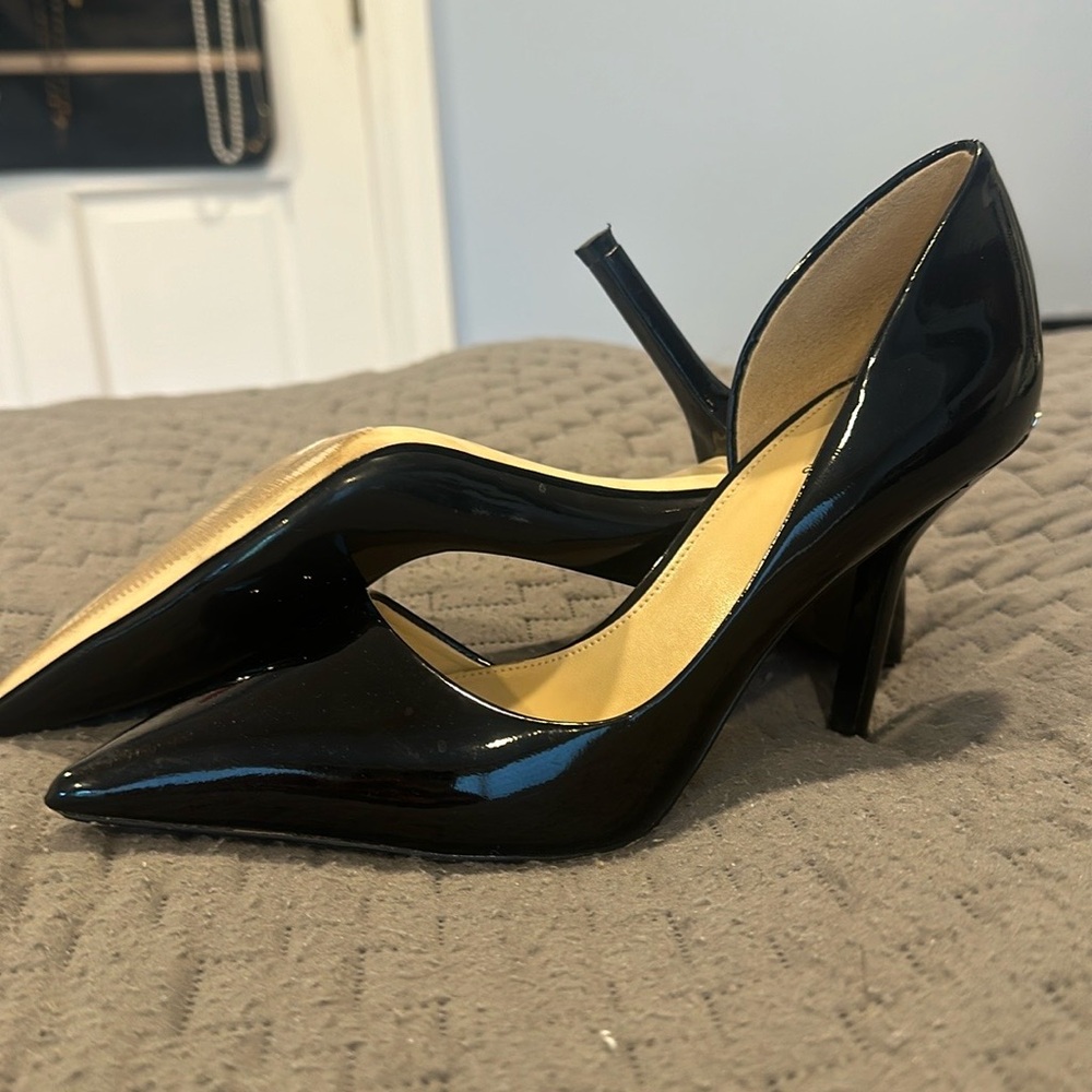 Michael Kors black pumps